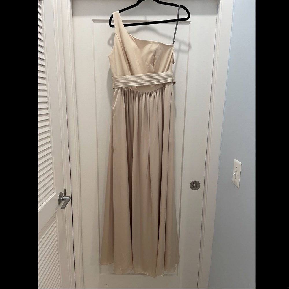 NWT Vera Wang Champagne Bridesmaid Dress. Size 10.